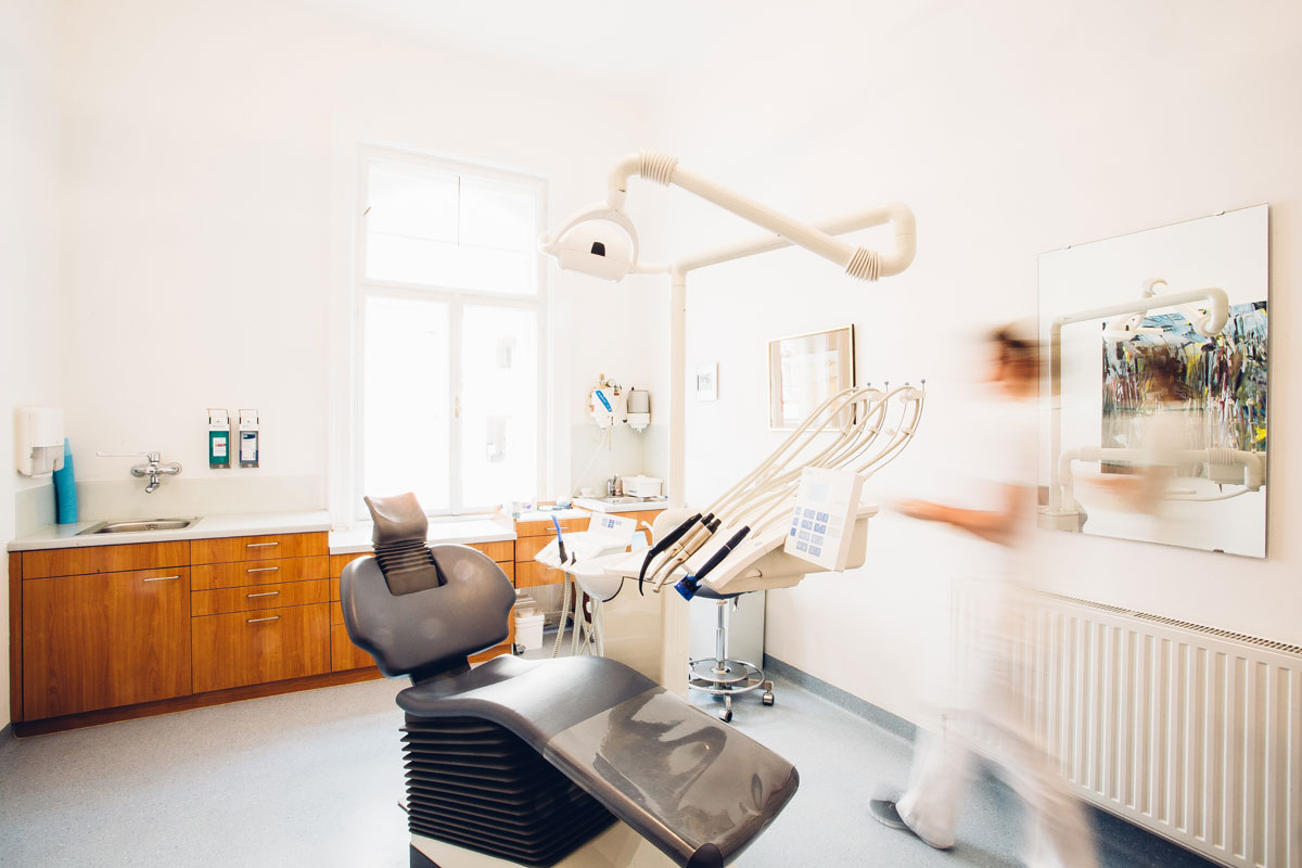 Behandlungsraum 1 Ordination Dr. Peloschek